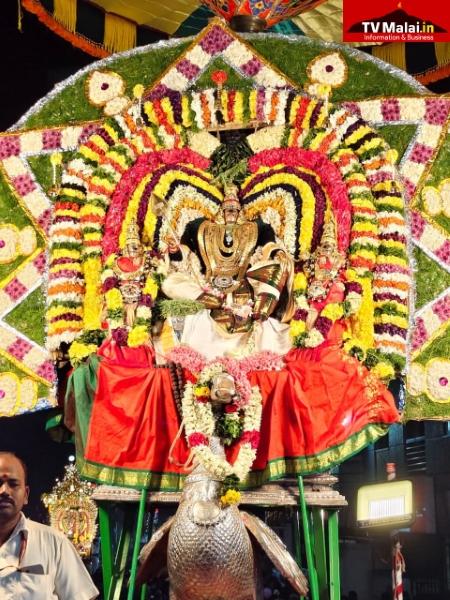 திருவண்ணாமலை கார்த்திகை தீபத் திருவிழா 2025 – நான்காம் நாள் இரவு! திருவண்ணாமலை கார்த்திகை தீபத் திருவிழா 2025 – நான்காம் நாள் இரவு!