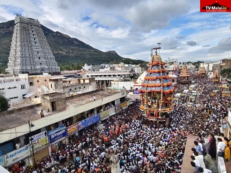 திருவண்ணாமலை கார்த்திகை தீபத் திருவிழா 2025 ஏழாம் நாள் பஞ்ச மூர்த்திகள் மகா தேரோட்டம்!