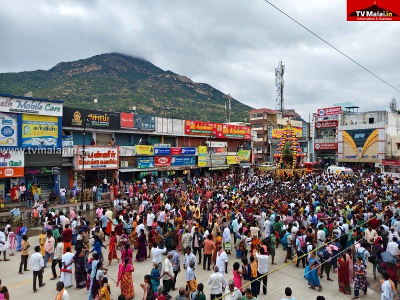 திருவண்ணாமலை கார்த்திகை தீபத் திருவிழா 2025 ஏழாம் நாள் பஞ்ச மூர்த்திகள் மகா தேரோட்டம்!