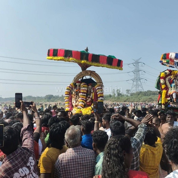 மணலூர்பேட்டை தென்பெண்ணை ஆற்றில் தீர்த்தவாரி உற்சவம்!