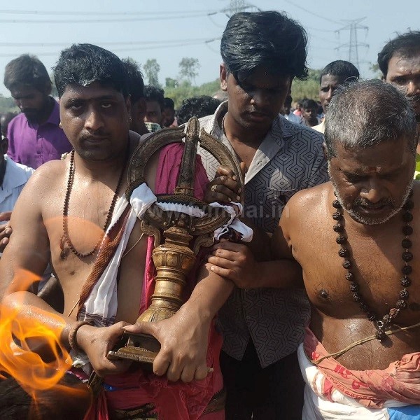 மணலூர்பேட்டை தென்பெண்ணை ஆற்றில் தீர்த்தவாரி உற்சவம்!