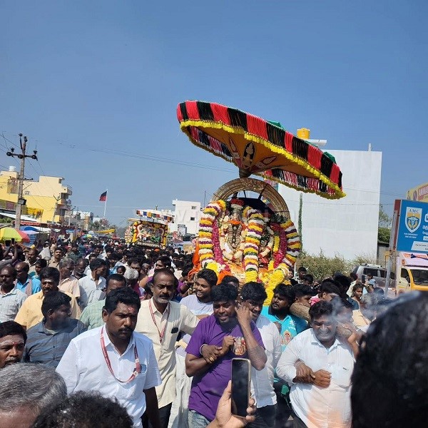 மணலூர்பேட்டை தென்பெண்ணை ஆற்றில் தீர்த்தவாரி உற்சவம்!