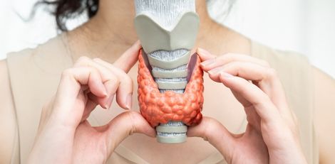 Thyroid Symptoms You Should Never Ignore – Simple Ways to Keep Them Under Control