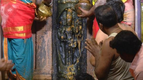 திருவண்ணாமலை அண்ணாமலையார் கோவிலில் லிங்கோத்பவருக்கு அபிஷேகம்!