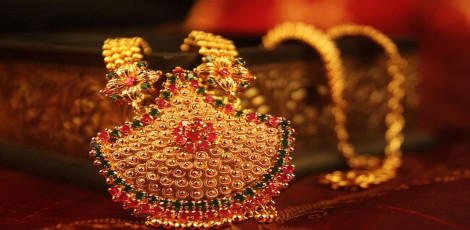 Gold Price Today in Chennai: 22K Gold Drops to ₹1,25,200 per Sovereign