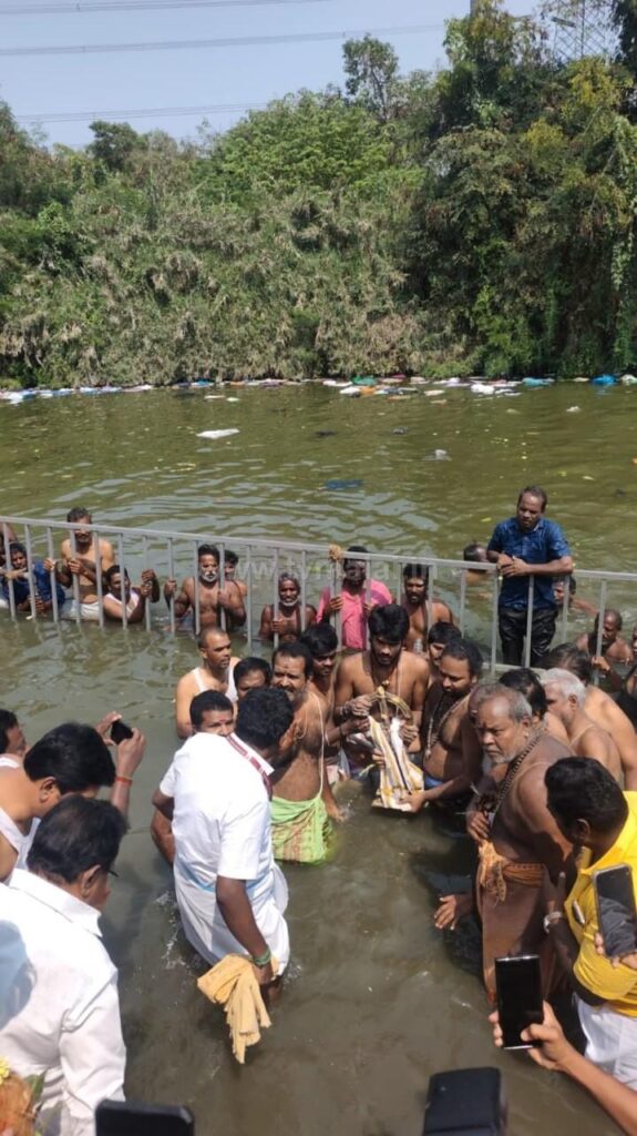 திருவண்ணாமலை அண்ணாமலையார் கோயிலில் – சந்திரசேகரர் தீர்த்தவாரி!