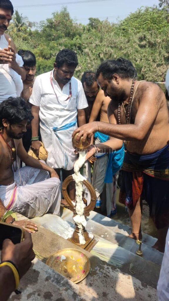 திருவண்ணாமலை அண்ணாமலையார் கோயிலில் – சந்திரசேகரர் தீர்த்தவாரி!