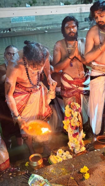 திருவண்ணாமலையில் சந்திர கிரகணம்: அண்ணாமலையார் கோயிலில் தீர்த்தவாரி..!